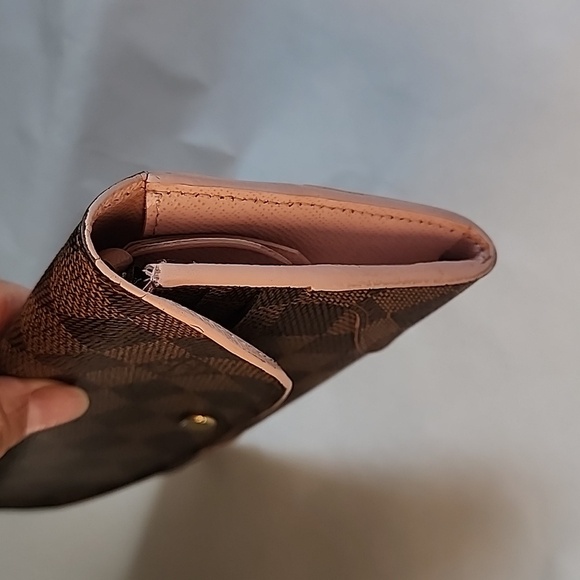 Authentic Louis Vuitton Caissa Damier Wallet - Picture 4 of 12